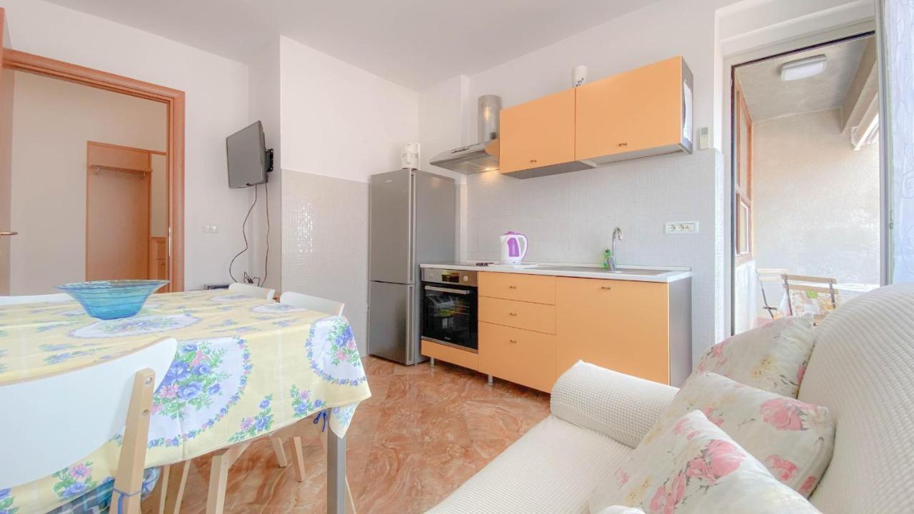 Meri Apartman *